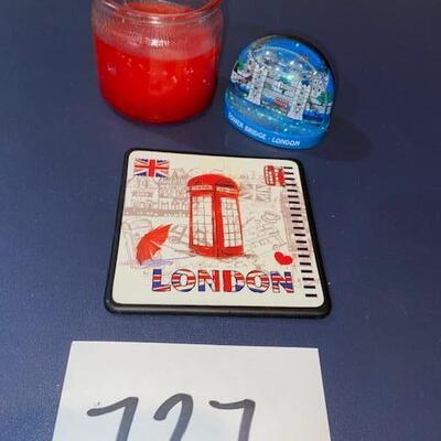 Lot 727 - London items