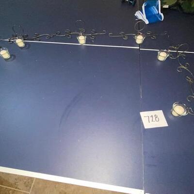 Lot 728 - Candle decor