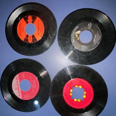 Lot 730 - media items