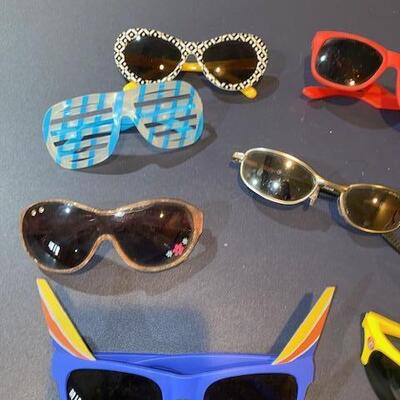 Lot 732 - sunglasses
