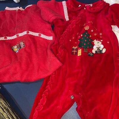 Lot 733 - Childrens Clothes