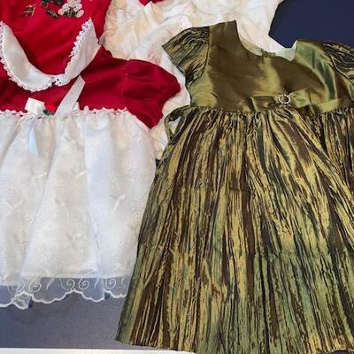 Lot 733 - Childrens Clothes
