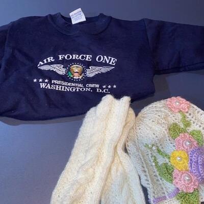 Lot 733 - Childrens Clothes