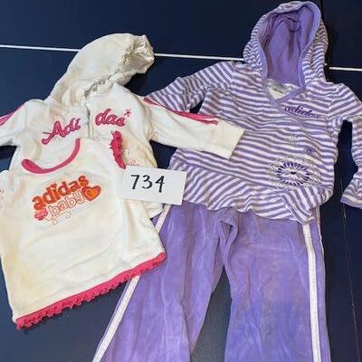 Lot 734 - Adidas Childrens clothes