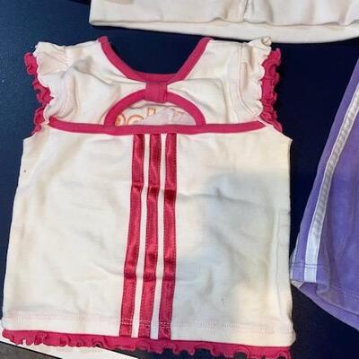 Lot 734 - Adidas Childrens clothes