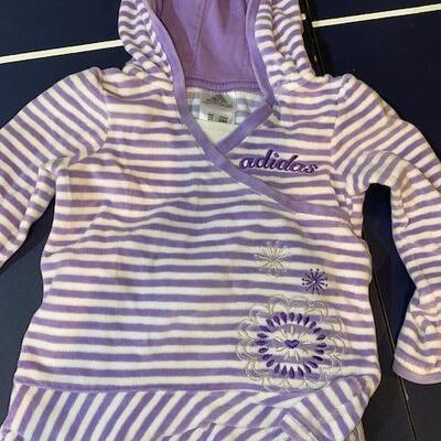 Lot 734 - Adidas Childrens clothes
