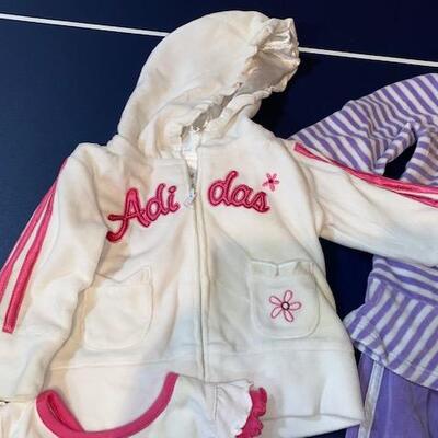 Lot 734 - Adidas Childrens clothes