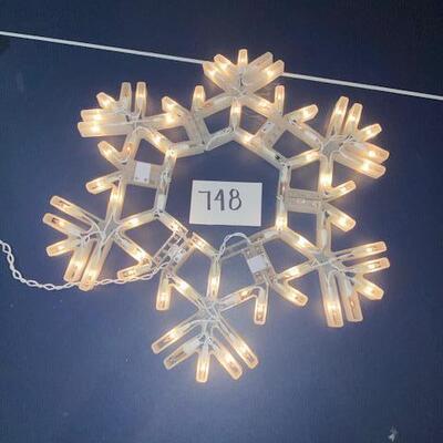 Lot 748 - light up snowflake