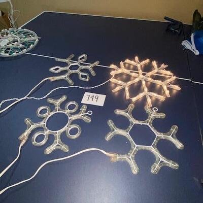 Lot 749 - Light up snowflakes