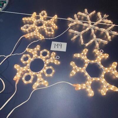 Lot 749 - Light up snowflakes
