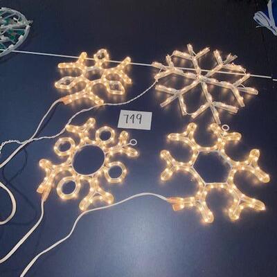 Lot 749 - Light up snowflakes