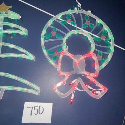 Lot 750 - Lighted decor