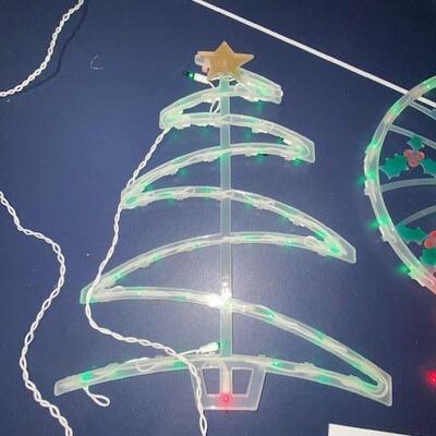 Lot 750 - Lighted decor