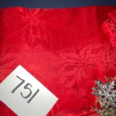 Lot 751 -  Christmas table decor