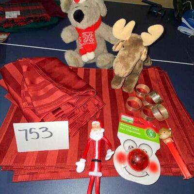Lot 753 - christmas decor