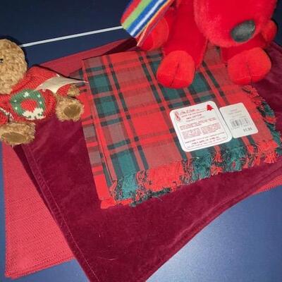 Lot 754 - Christmas Decor