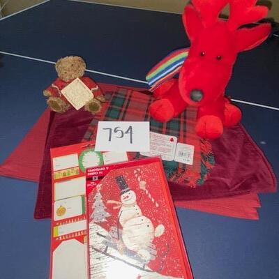 Lot 754 - Christmas Decor