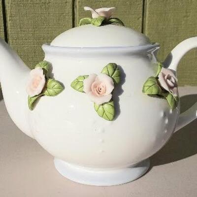 Rosebud Teapot