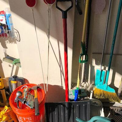 Lot 99 - Tools, Gardening and Car Cleaning Aides 