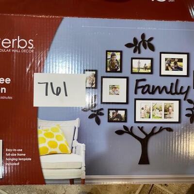 Loty 761 - Family photo tree