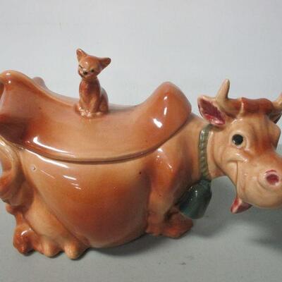Lot 152 - Vintage Brush McCoy Art Pottery Cow Cookie Jar and Shelly Triplett Rooster Serving Tray 