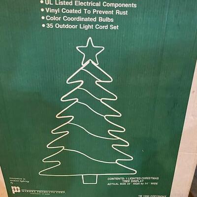 Lot 771 - large lighted tree decor