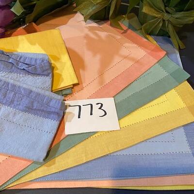 Lot 773 - Spring decor