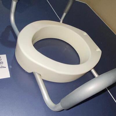 Lot 784 - Toilet seat riser 