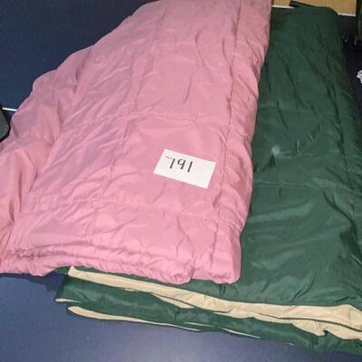 Lot 791 - comforters
