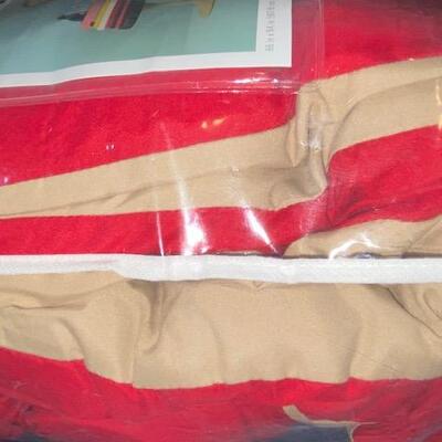 Lot 794 - Reversible comforter
