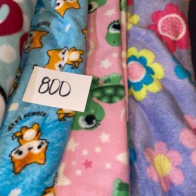 Lot 800 - fleece kids blankets