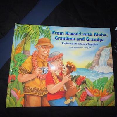 Lot 811 - Hawaii items