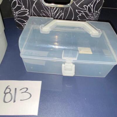 Lot 813 - Organization items