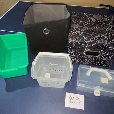Lot 813 - Organization items
