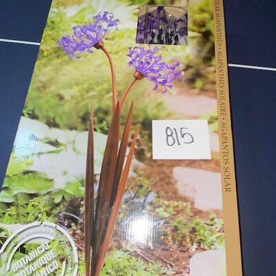 Lot 815 - Garden decor