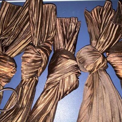 Lot 818 - fall tableware