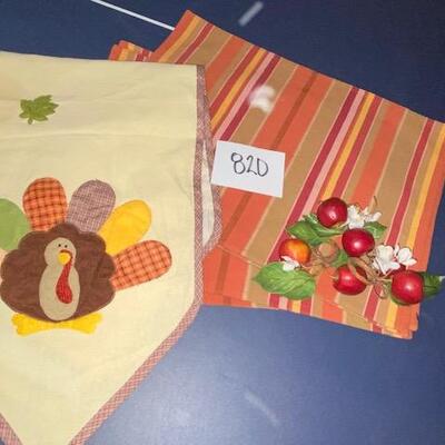 Lot 820 - Fall table decor