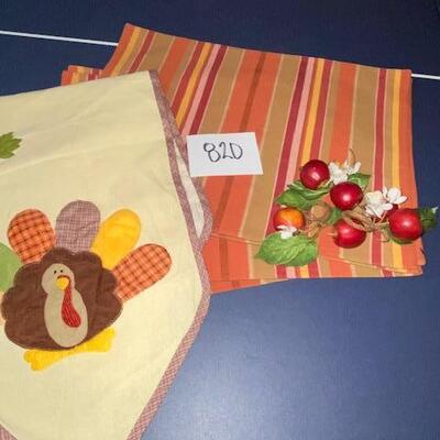 Lot 820 - Fall table decor