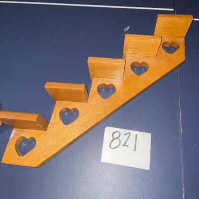 Lot 821 - Oak stairstep shelf