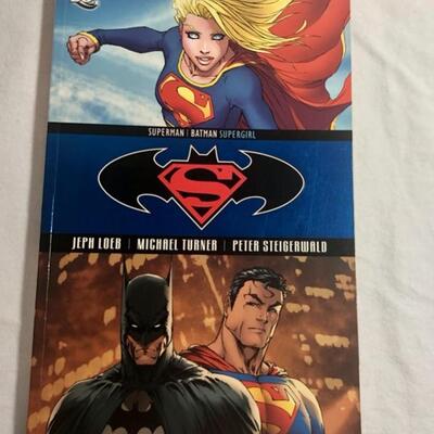 DC Comics - Superman|Batman|Supergirl - Graphic Novel