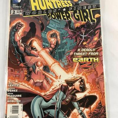 DC Comics - The New 52! - Worlds' Finest (Huntress & Power Girl)