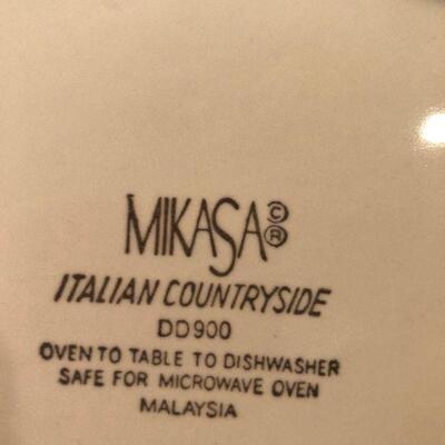 Lot 145 - Assortment of Kitchen Items Including Mikasa