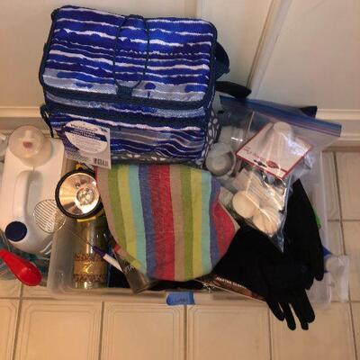 Lot 151 - Kitchen, Cleaning and Closet Items