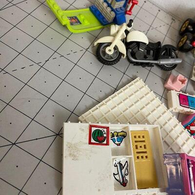 Lot #53 Building Toys, Mega Block and some other type