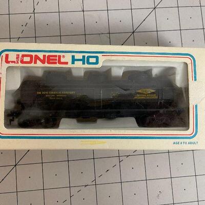 Lot #62 Lionel Trains HO Scale DOW Chemical Tanker 