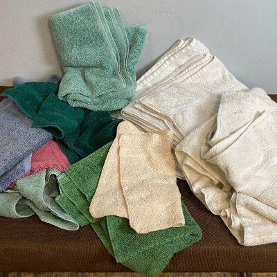 Lot #68 TOWELS: All bath, hand and wash cloths 