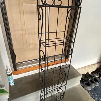 Lot 838 - Metal shelf