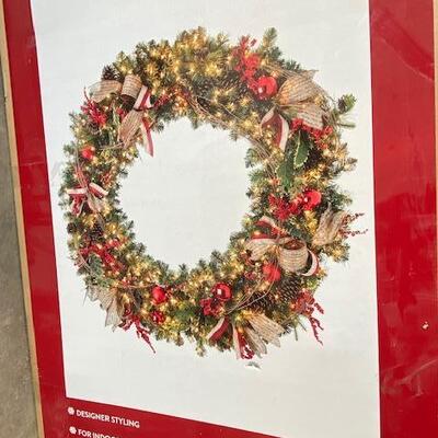 Lot 839 - Beautiful Wreath