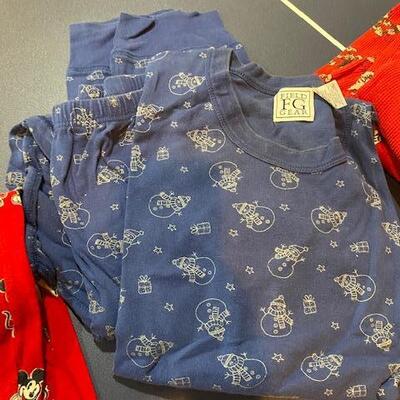 Lot 841 - Womens Pajamas