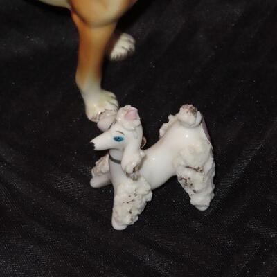 Dog figurines 